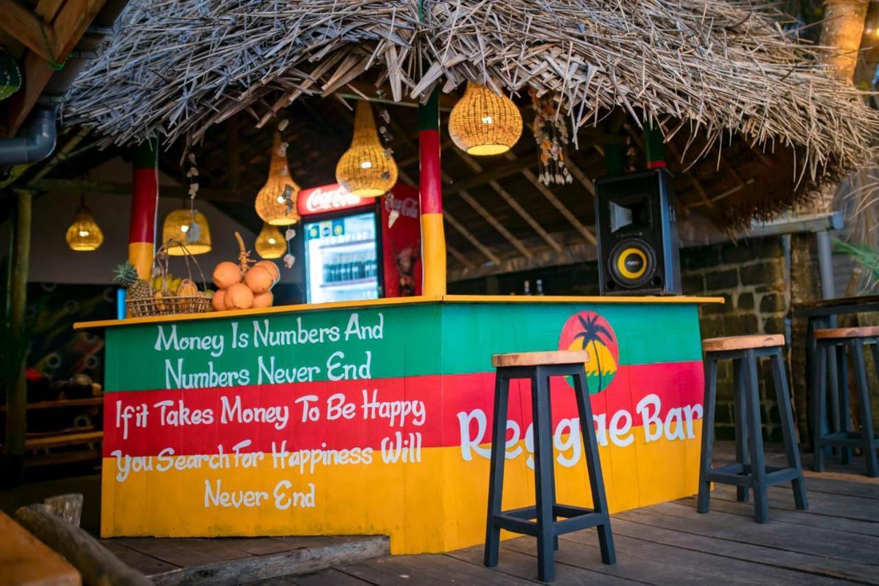 Backpack Beach Hostel & Reggae Bar Bussa Екстериор снимка