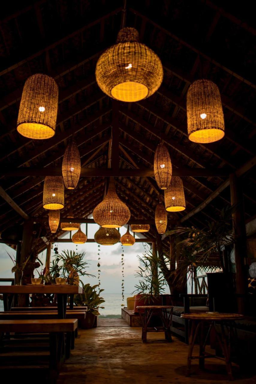 Backpack Beach Hostel & Reggae Bar Bussa Екстериор снимка