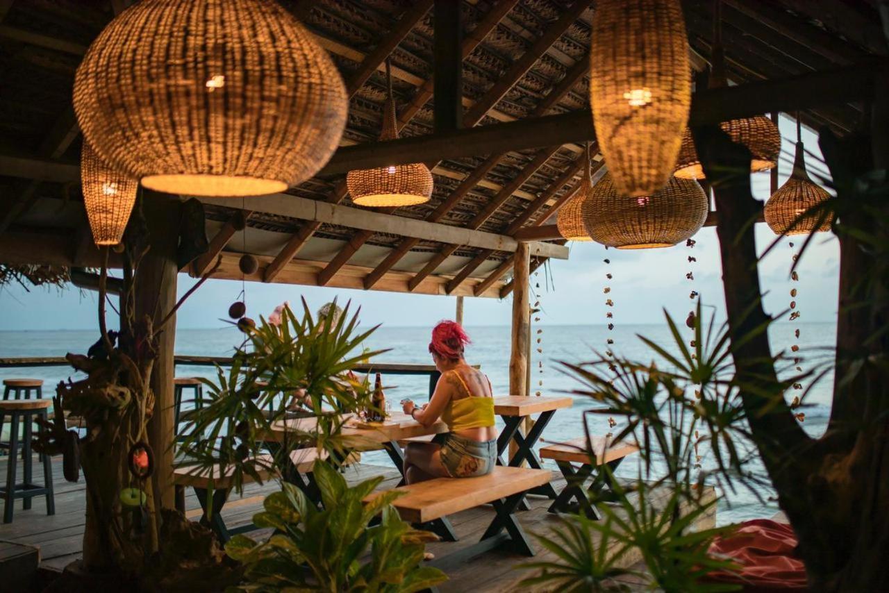 Backpack Beach Hostel & Reggae Bar Bussa Екстериор снимка