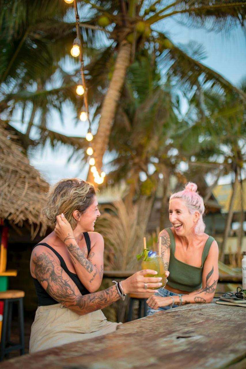 Backpack Beach Hostel & Reggae Bar Bussa Екстериор снимка