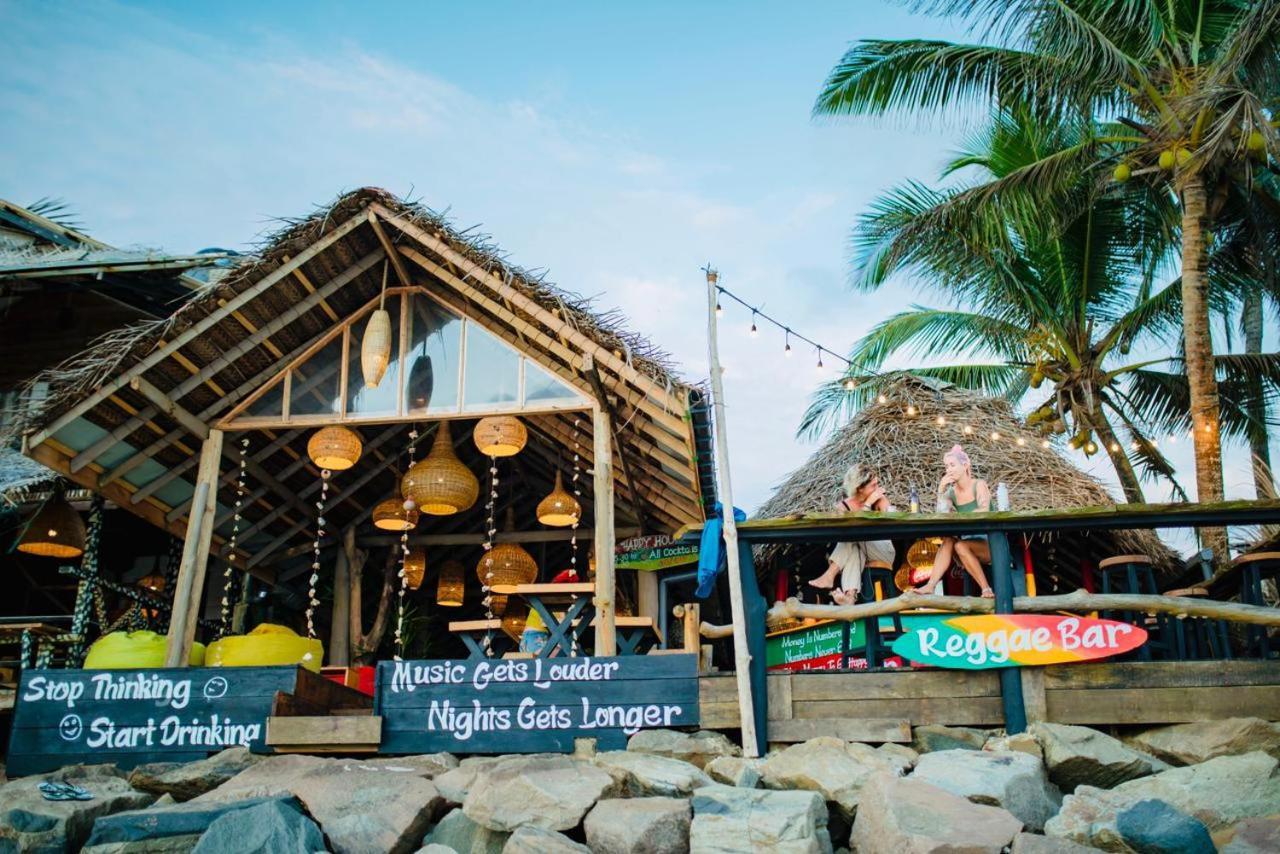 Backpack Beach Hostel & Reggae Bar Bussa Екстериор снимка