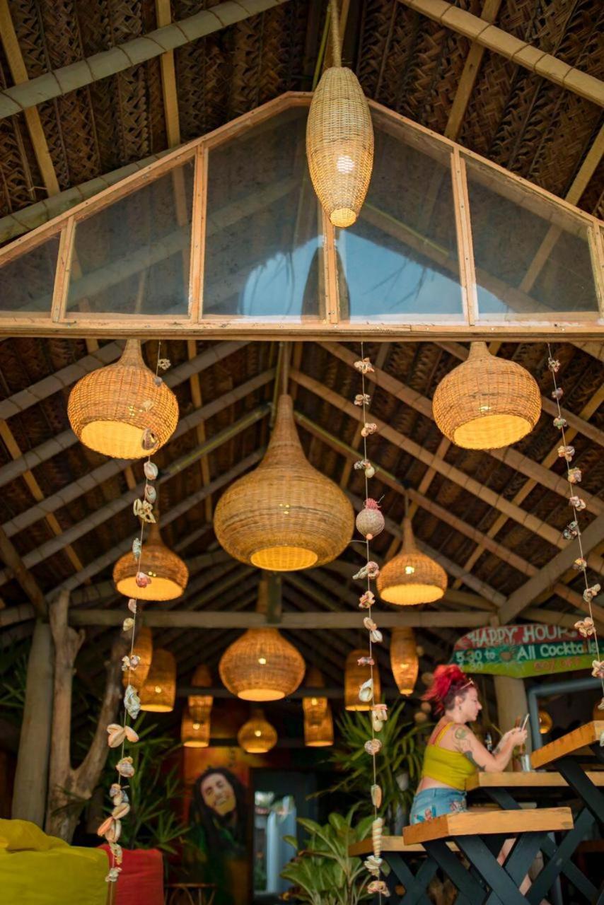 Backpack Beach Hostel & Reggae Bar Bussa Екстериор снимка