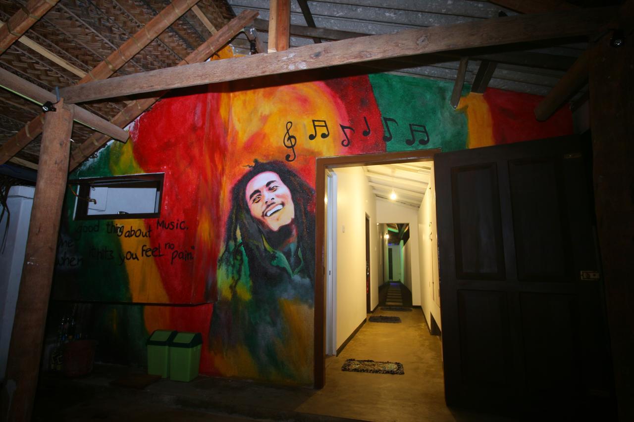 Backpack Beach Hostel & Reggae Bar Bussa Екстериор снимка