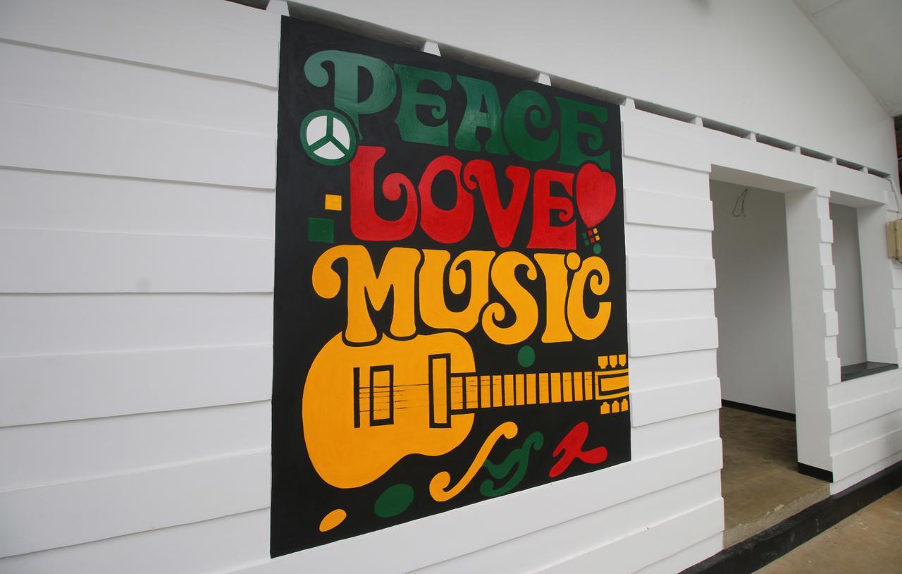 Backpack Beach Hostel & Reggae Bar Bussa Екстериор снимка