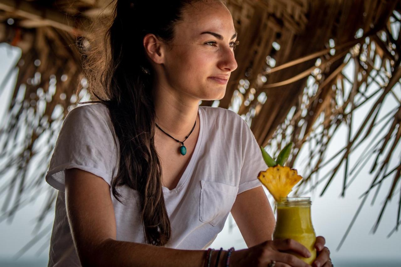 Backpack Beach Hostel & Reggae Bar Bussa Екстериор снимка
