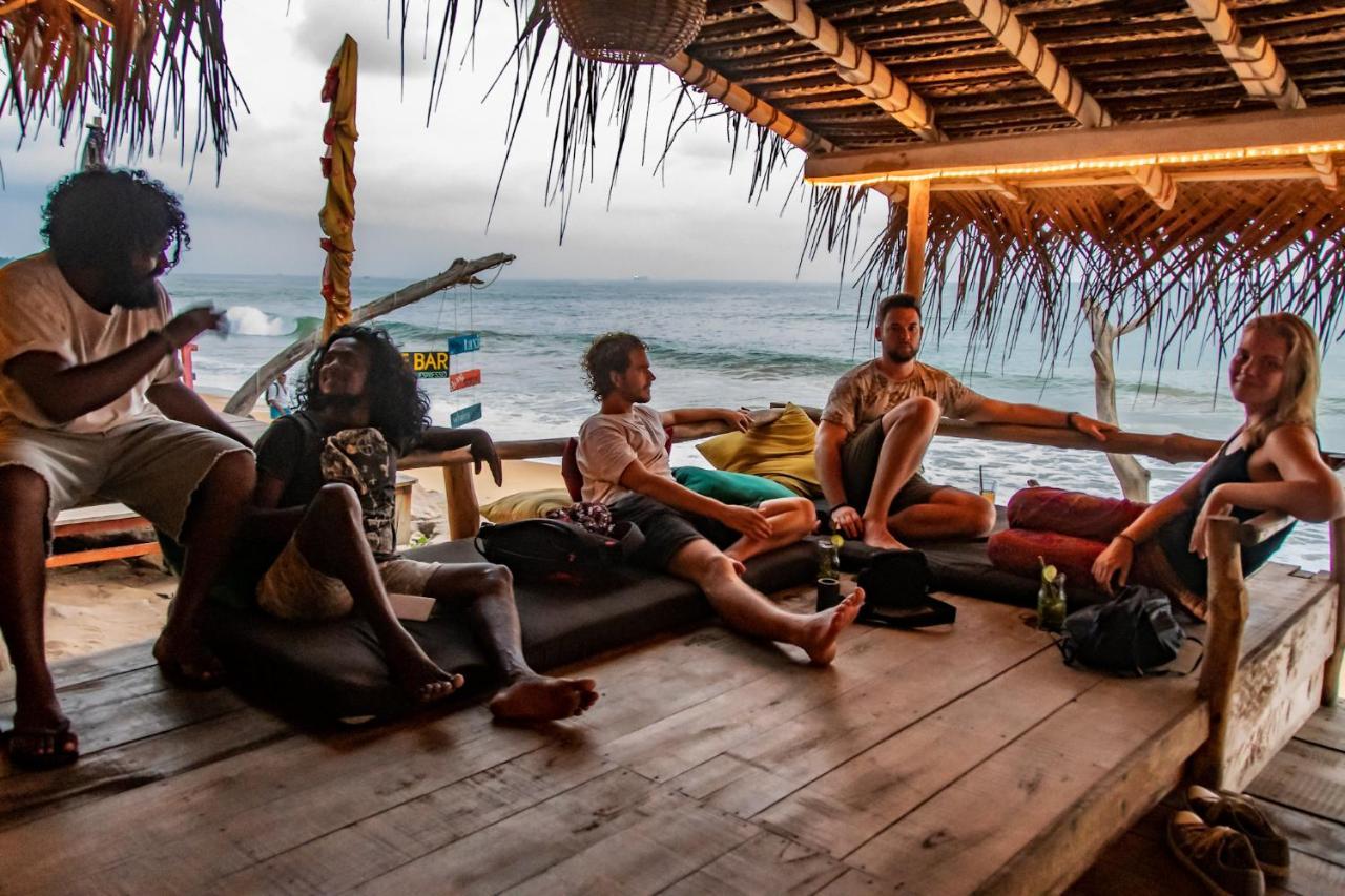 Backpack Beach Hostel & Reggae Bar Bussa Екстериор снимка