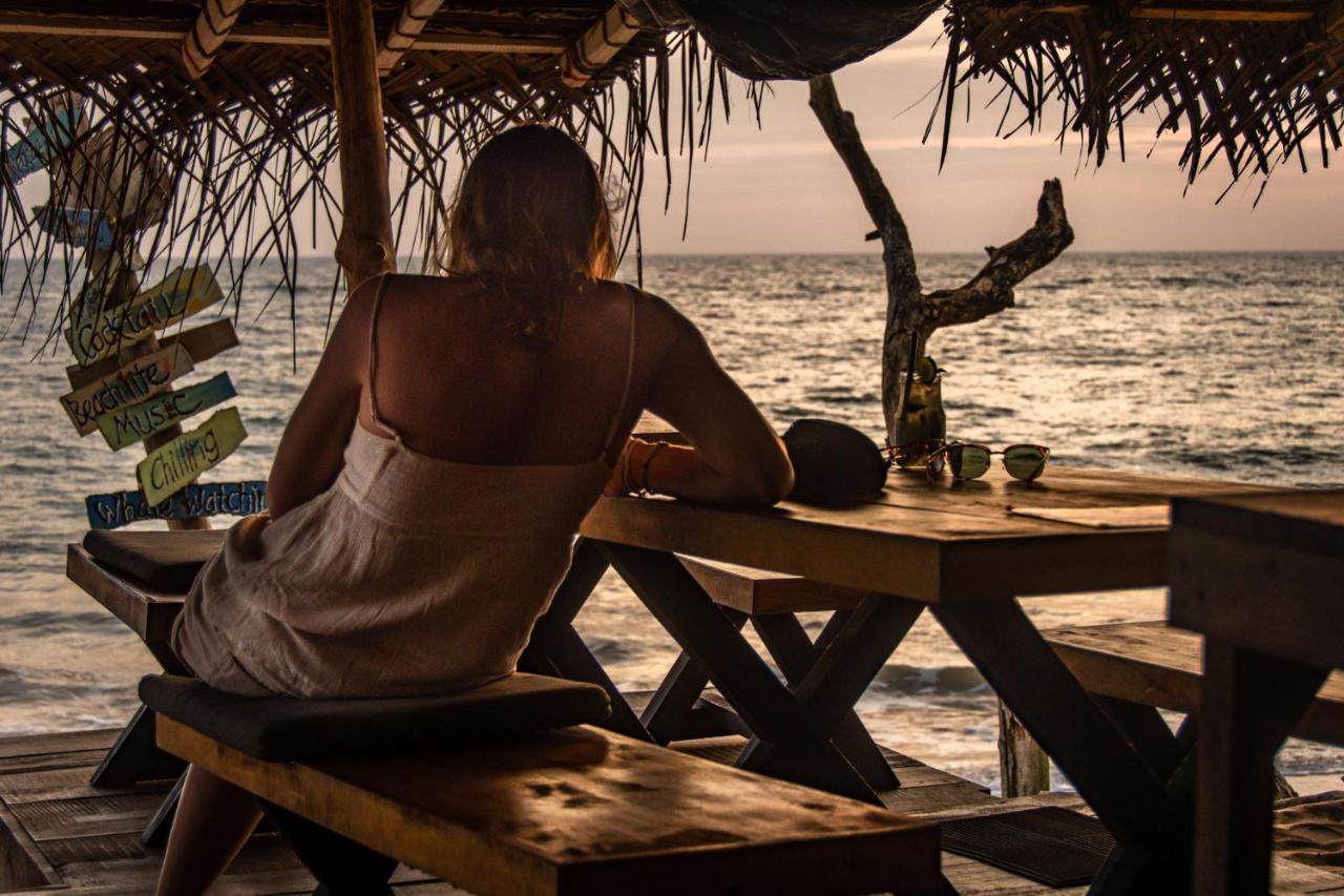 Backpack Beach Hostel & Reggae Bar Bussa Екстериор снимка