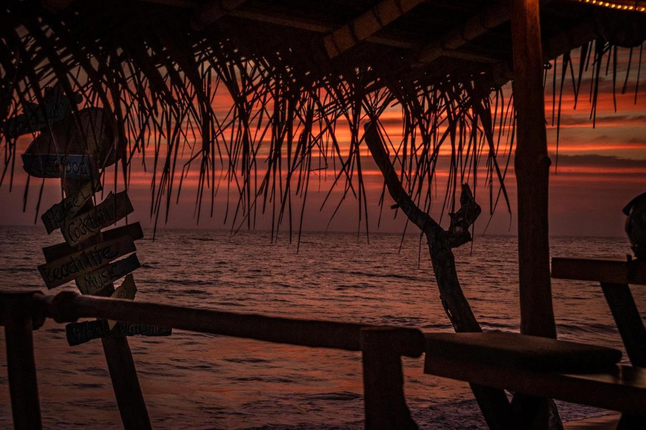 Backpack Beach Hostel & Reggae Bar Bussa Екстериор снимка